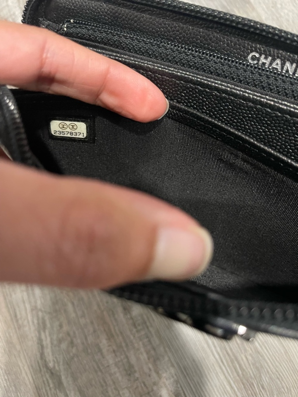CHANEL Black Quilted Leather Zip long wallet - Picture 9 of 11